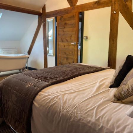 Betsey Trotwood. Historic Stylish 2-Bed Cottage. Blundeston Kültér fotó