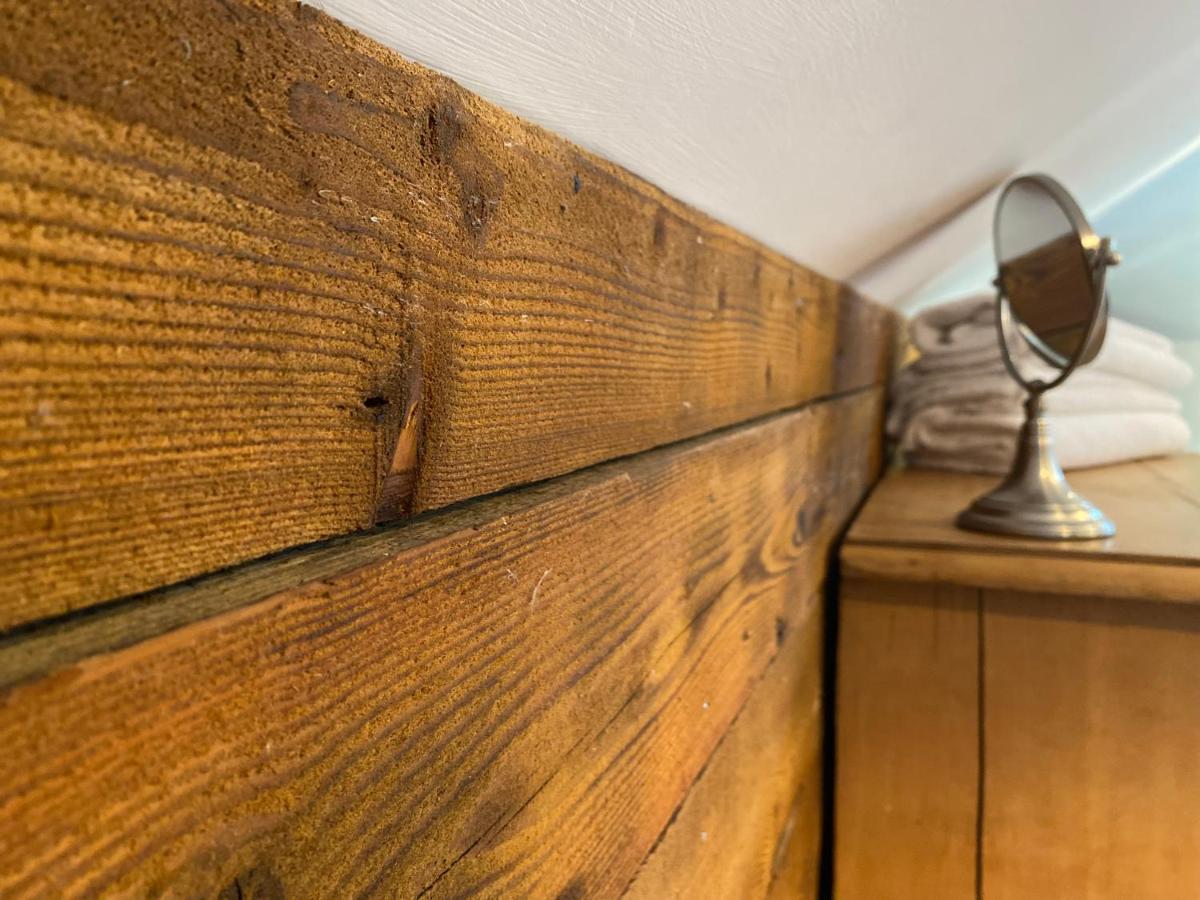 Betsey Trotwood. Historic Stylish 2-Bed Cottage. Blundeston Kültér fotó