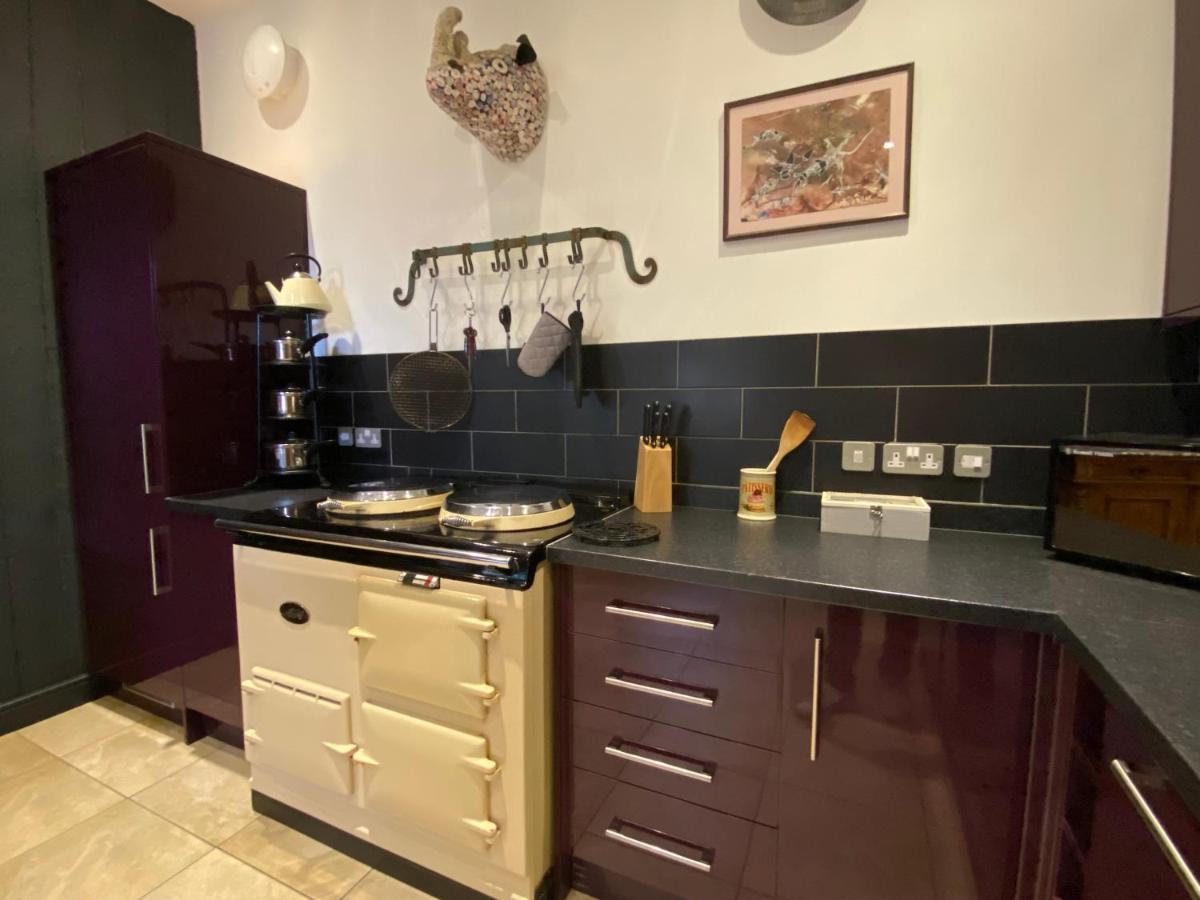 Betsey Trotwood. Historic Stylish 2-Bed Cottage. Blundeston Kültér fotó